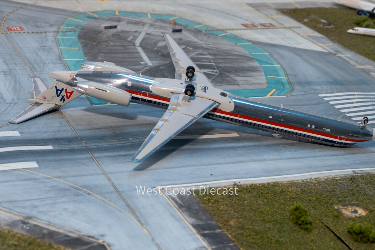 航空機 Gemini 1/250 MD-82 アメリカン航空 ギア格納可