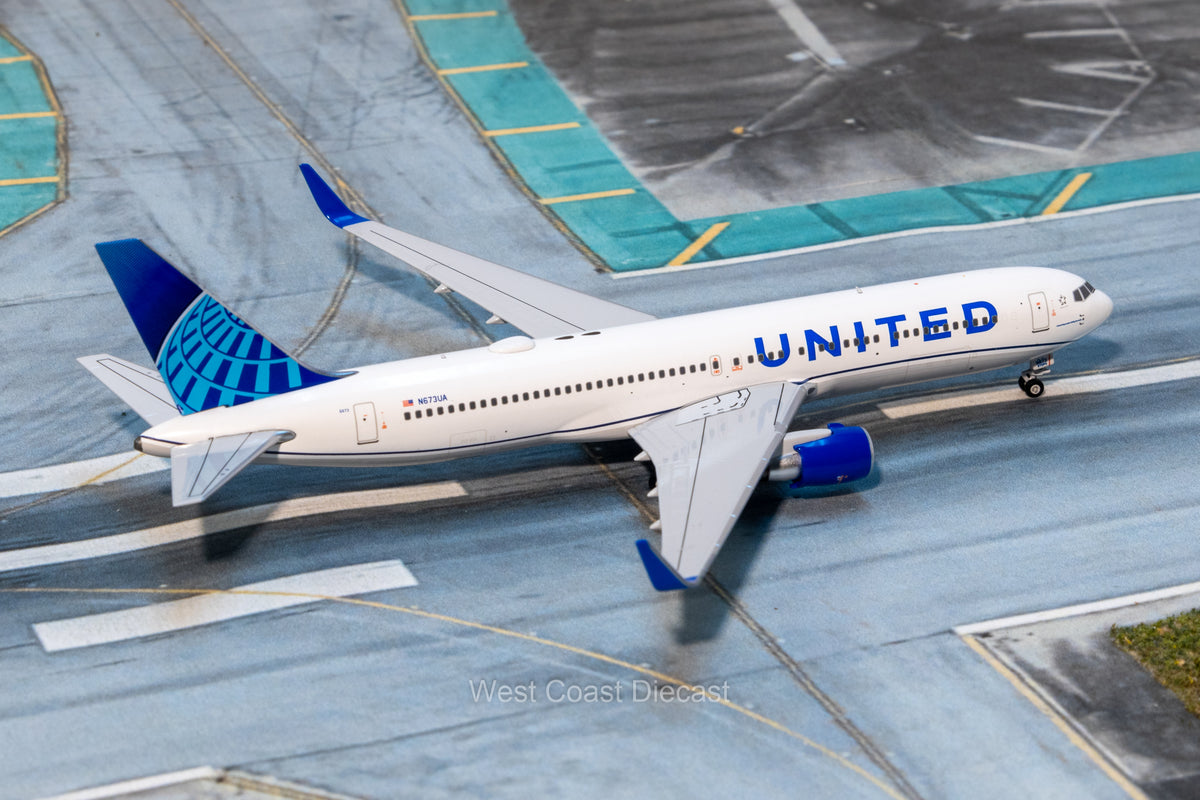 UA ユナイテッド航空 Planetags B767-300ER United Airlines® 767-N646UA – MotoArt PlaneTags