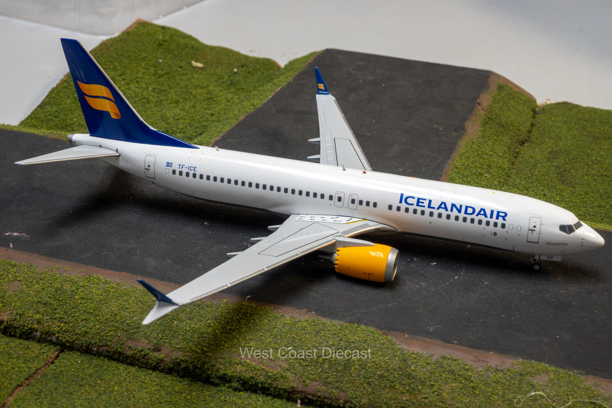 Gemini Jets Icelandair Boeing 737 MAX 8 