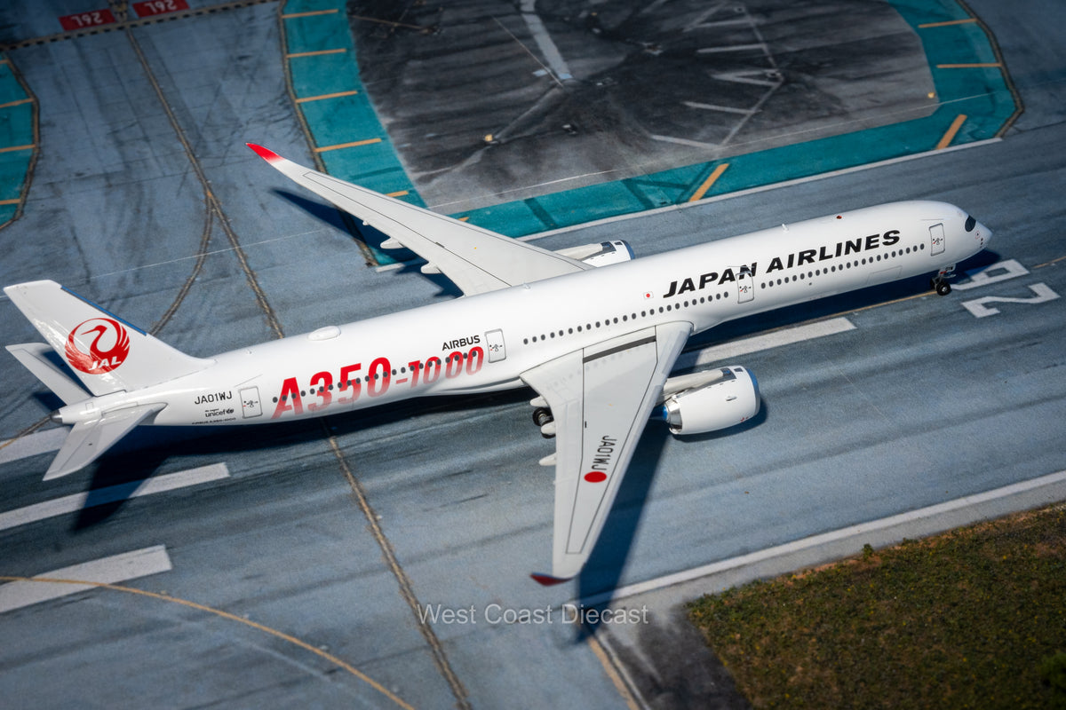 AV400 Japan Airlines Airbus A350-1000 JA01WJ