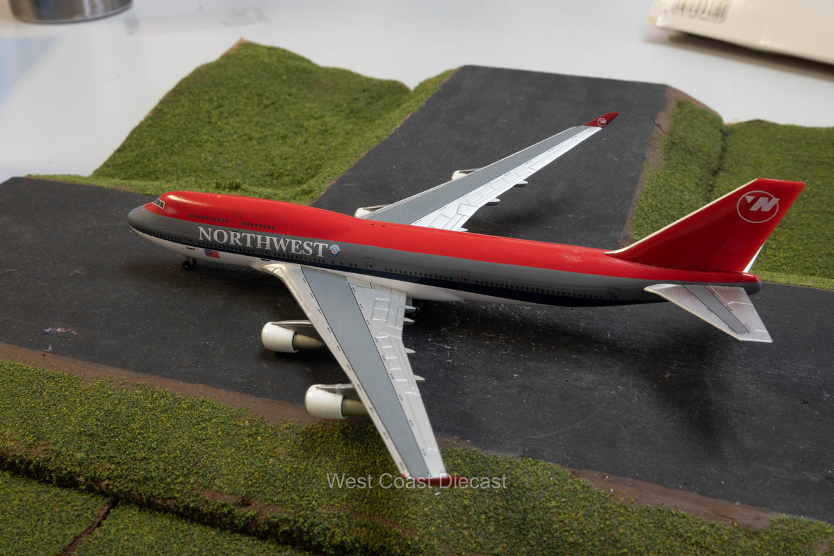 Herpa Northwest Airlines Boeing 747-400 “Bowling Shoe Livery