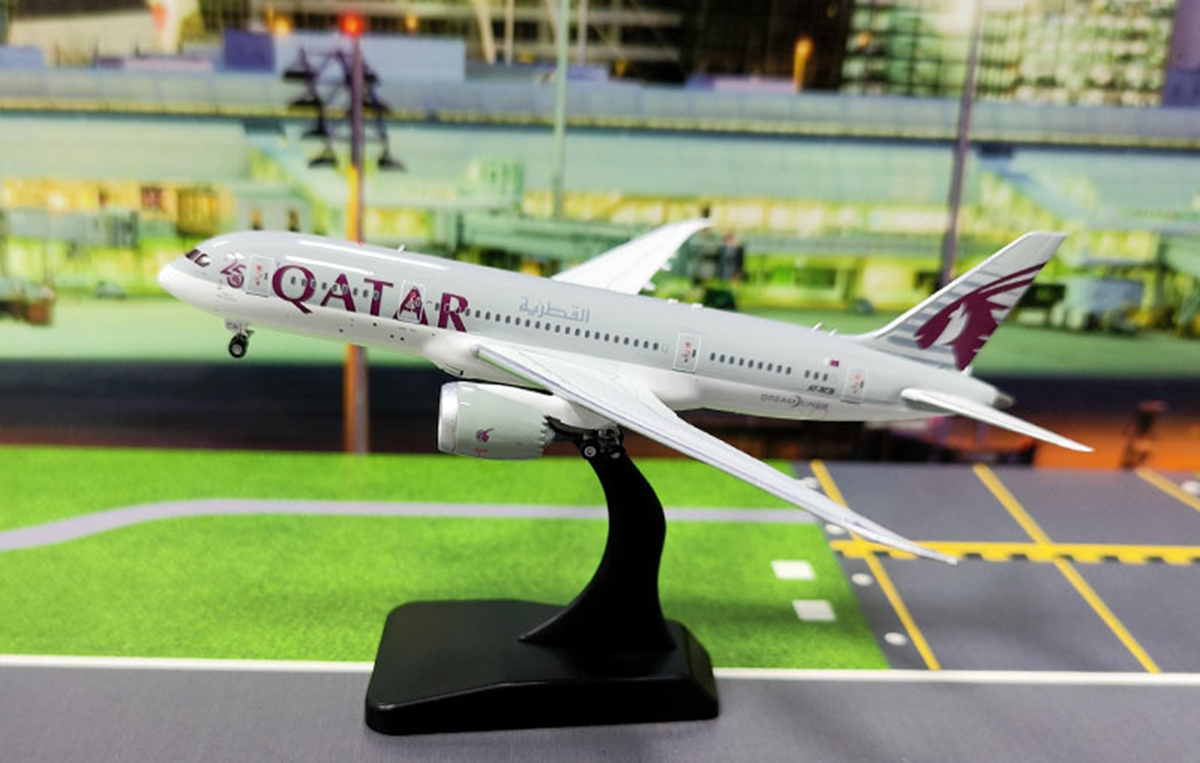 【非売品】カタール航空 787-8 1:200 59011_4__39493.1729104806.386.