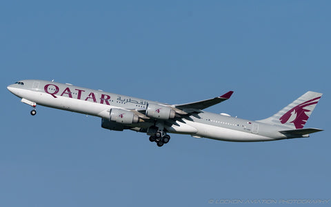 October 2025 Release Phoenix Models Qatar Amiri Flight Airbus A340-500 A7-HHH - Pre Order
