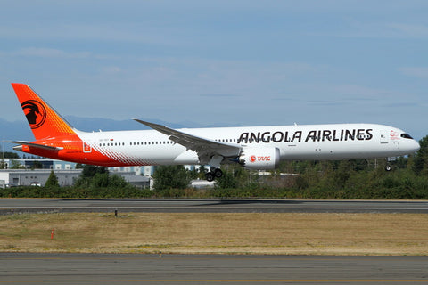 October 2025 Release Phoenix Models TAAG Boeing 787-10 Dreamliner D2-TET - Pre Order