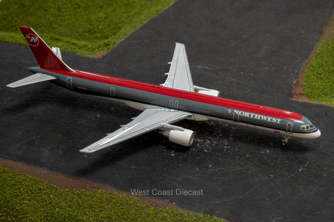 Gemini Jets Northwest Airlines Boeing 757-300 “Bowling Shoe Livery”N583NW