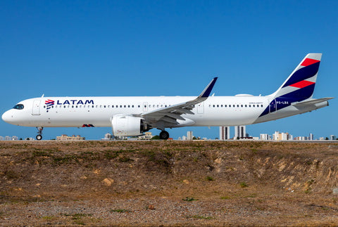November 2025 Release Phoenix Models Latam Airbus A321neo PS-LBA - Pre Order