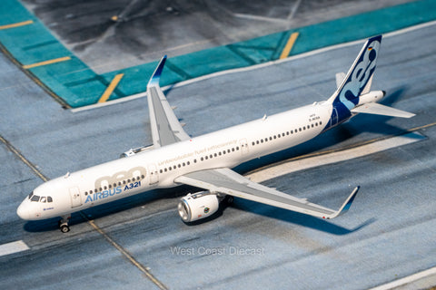 Phoenix Models Airbus Industries Airbus A321neo "House Livery" D-AVXA