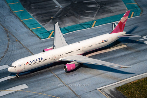 June Release Panda Models Delta Boeing 767-400ER “Breast Cancer” N845MH