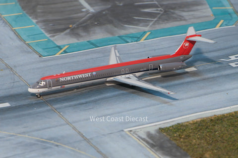 September 2025 Release Phoenix Models Northwest McDonnell Douglas MD-82 “Bowling Shoe” N307RC