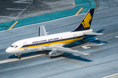 Seattle Model Airplane Company Singapore Airlines Boeing 737-100 9V-BBC