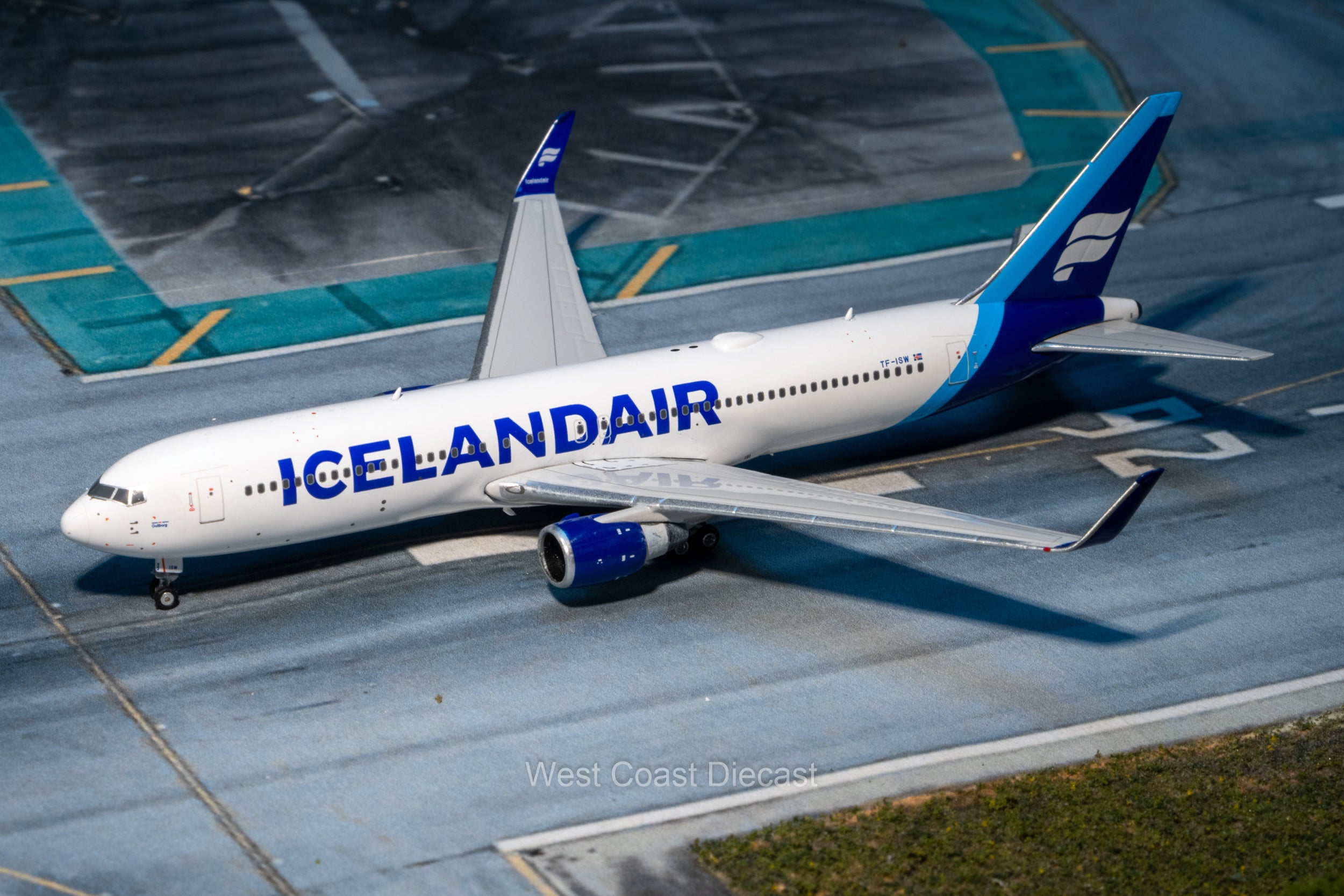 GeminiJets 757-300w アイスランド航空 特別塗装「独立100周年
