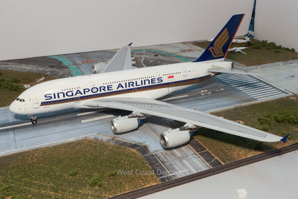 Singapore Airlines Airbus A380-800 9V-SKB - 1/200