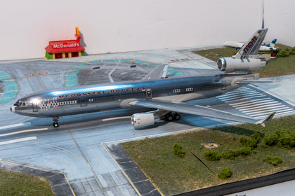 SQ Wings McDonnell Douglas MD-11 House Colors N111MD - 1/200