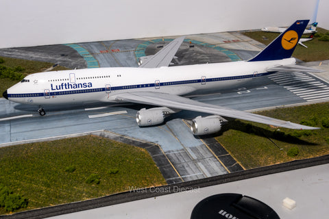 Lufthansa Boeing 747-8 "Retro Livery" D-ABYT - 1/200