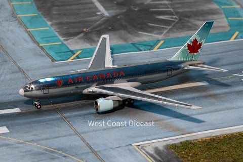 April Release JC Wings Cargolux Boeing 747-8F April Release JC Wings Cargolux Boeing 747-8F