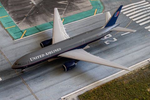 September Release JC Wings United Airlines Boeing 777-200 "Battleship"  N777UA