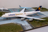 *CLEARANCE* SQ Wings Lufthansa Boeing 747-8 “Siegerflieger” D-ABYK - 1/200