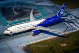 Gemini Jets Alaska Airlines Boeing 737-800 "Honoring Those Who Serve" N570AS - 1/200