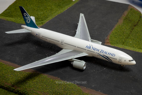 Dragon Wings Air New Zealand Boeing 777-200 ZK-OKA