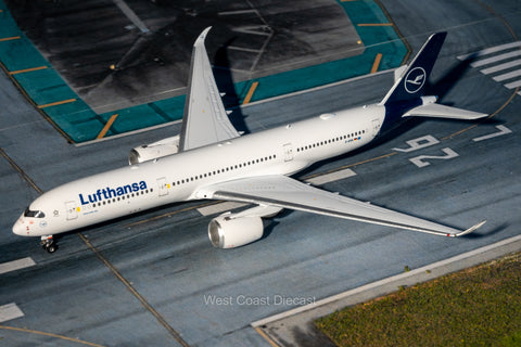 November Releases Phoenix Models Lufthansa Airbus A350-900 “New Livery” D-AIVA