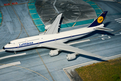 *BACKORDER* December Release NG Models Lufthansa Boeing 747-8 "Retro Livery" D-ABYT