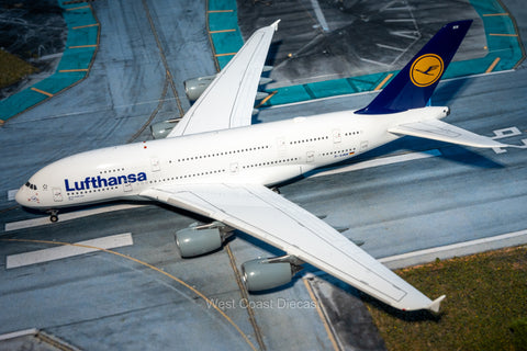 November Release AV400 Lufthansa Airbus A380 "Old Livery" D-AIMM