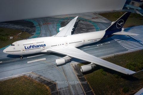 February Release Gemini Jets Lufthansa Boeing 747-400 "New Livery" D-ABVY - 1/200