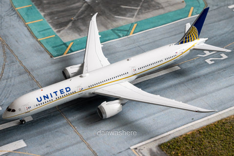 September Release AV400 United Airlines Boeing 787-10 Dreamliner "Merger Livery" N12003