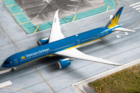 September Release AV400 Vietnam Airlines Boeing 787-10 Dreamliner VN-A872