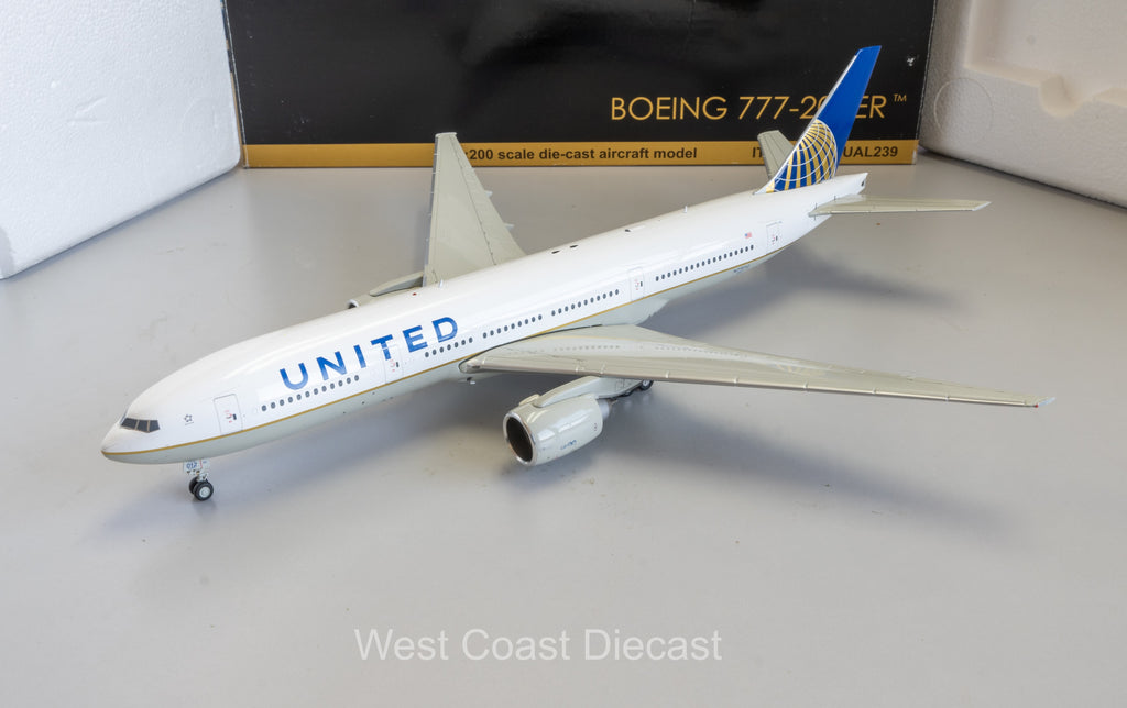 Gemini Jets United Airlines Boeing 777-200ER “Merger Livery” N77012 - 1/200
