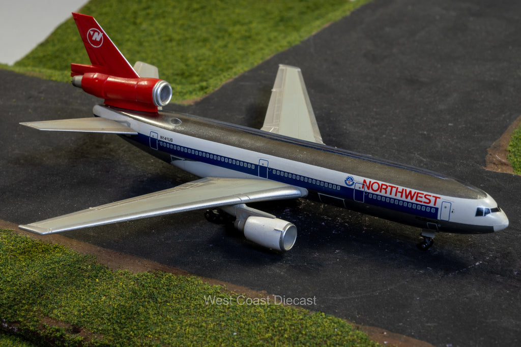 Dragon Wings Northwest Airlines McDonnell Douglas DC-10-40 “Silver Liv –  West Coast Diecast