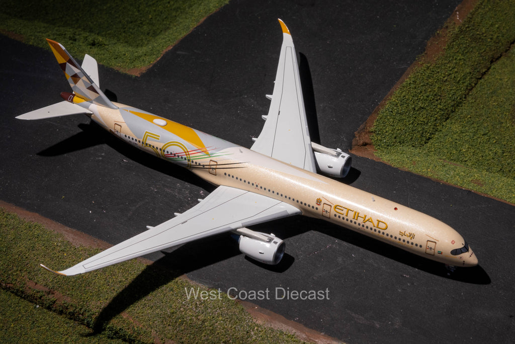 AV400 Etihad Airways Airbus A350-1000 